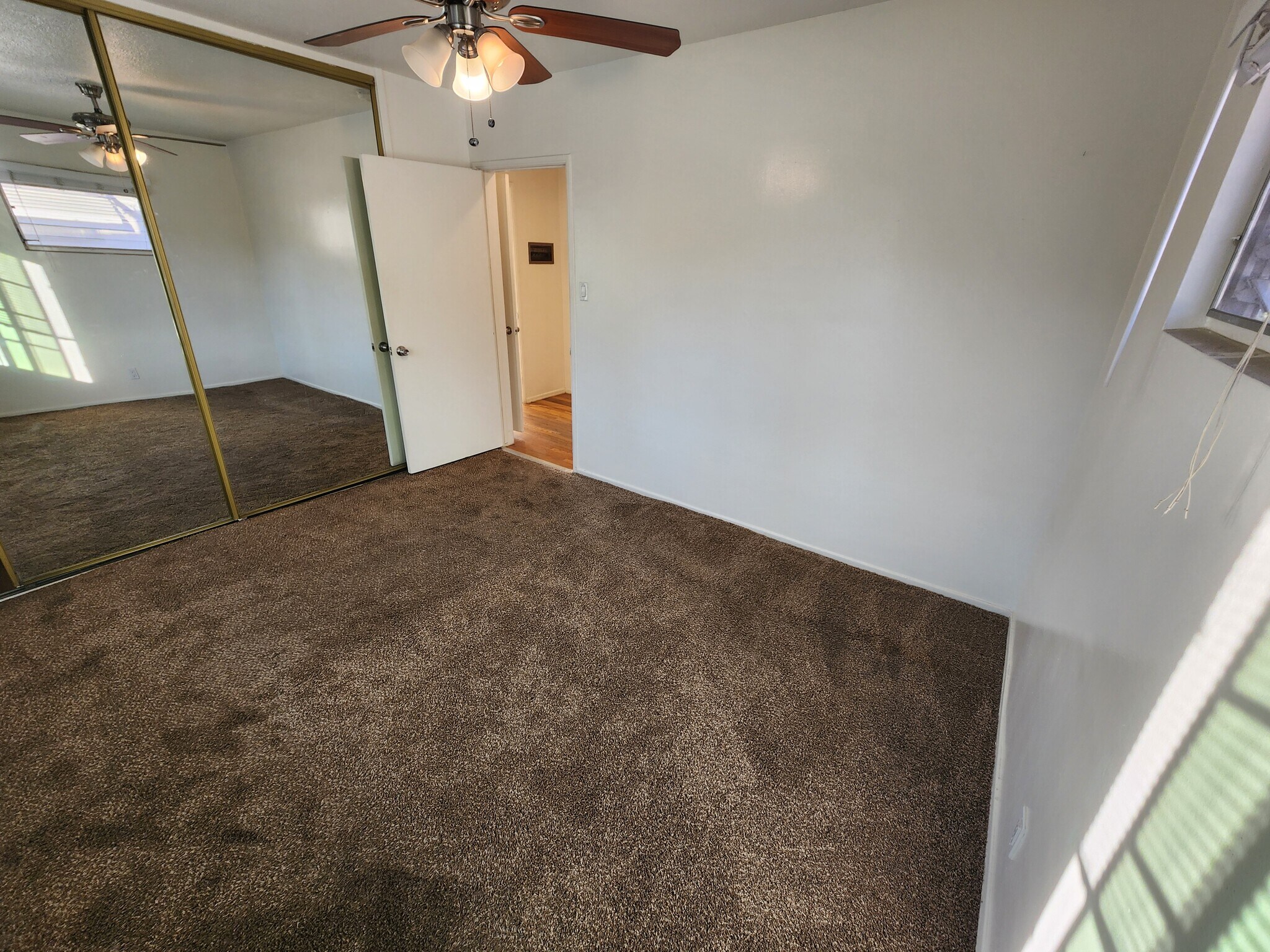 Building Photo - 14227 Moorpark St