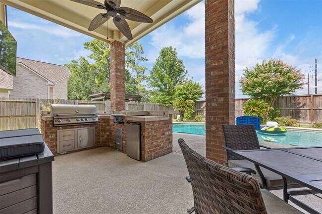 Building Photo - 15502 Stallion Point Cir