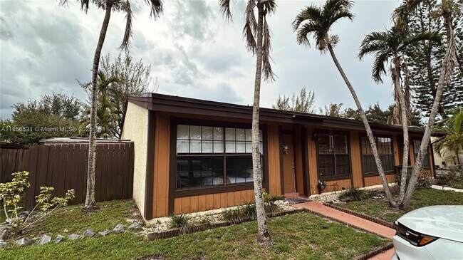 Building Photo - 10680 Cherry Ave