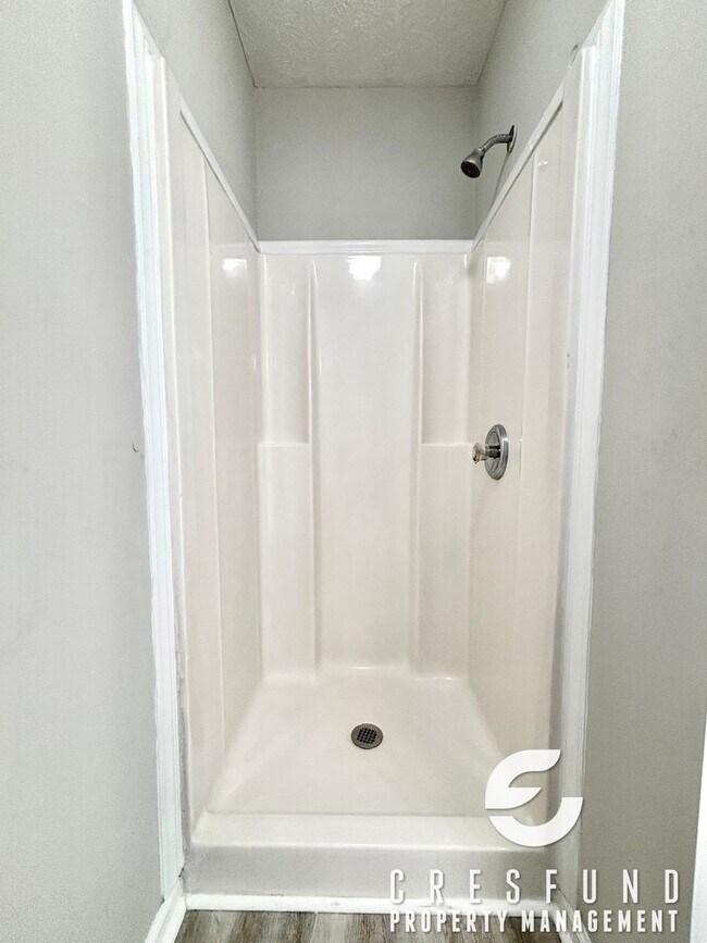 Building Photo - Located 20 minutes from Ft. Bragg! 3 Bed, 2 Bath - READY FOR MOVE IN TODAY!