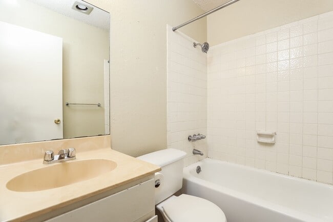 Building Photo - Rare Hill Country Gem | Upgraded Duplex on a Quiet Cul-de-Sac