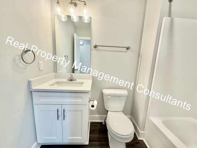 Building Photo - $500 off Move In Special on 4-bedroom, 3-b...