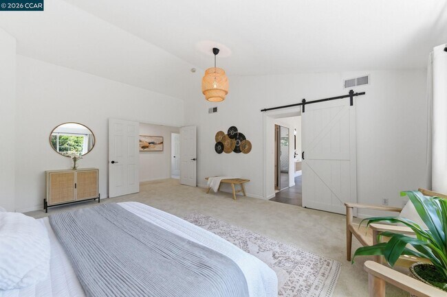 Building Photo - 601 Ambience Way