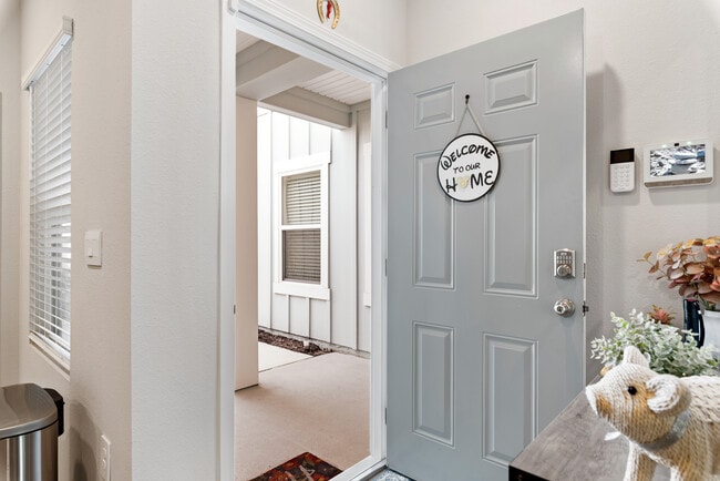 Building Photo - 425 Talulla Trl