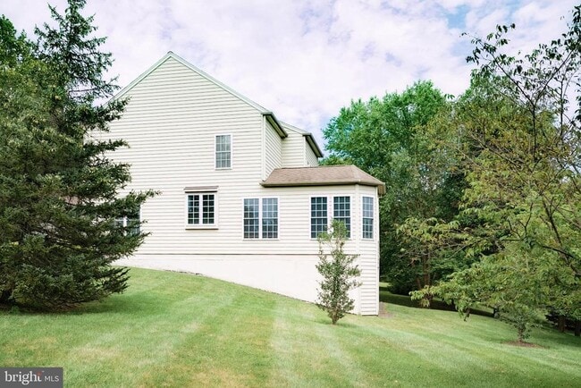 Primary Photo - 15 Ridings Way