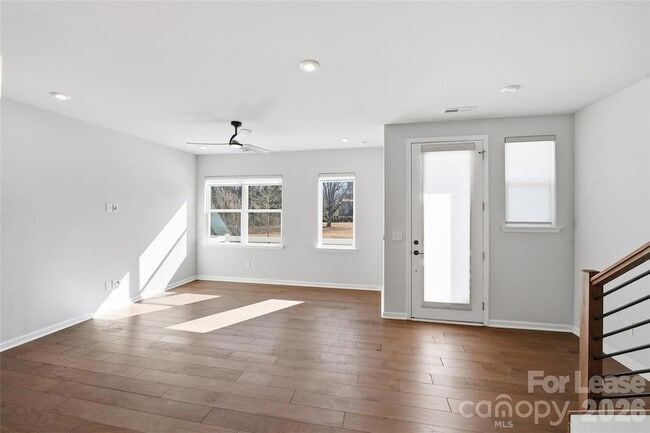 Building Photo - 423 Vinroot Aly