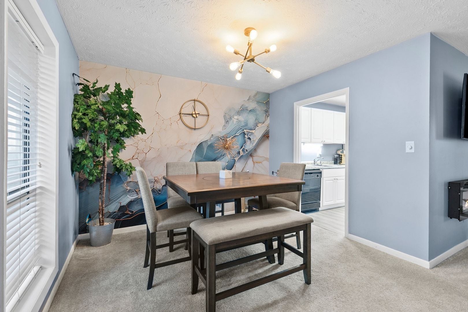 Building Photo - 8740 Roswell Rd