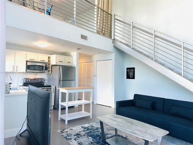 Building Photo - 7700 Collins Ave