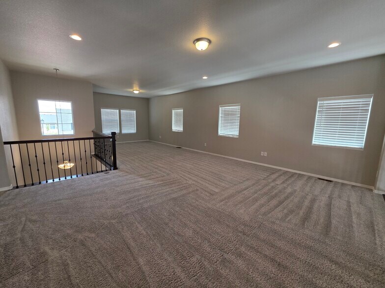 Building Photo - 10258 Sharon Springs Dr