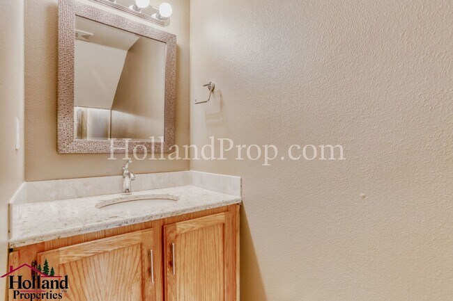 Building Photo - Beautiful 4 Bedroom Home in Excellent Beaverton Location!