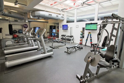 Building Photo - 69 E Lake St