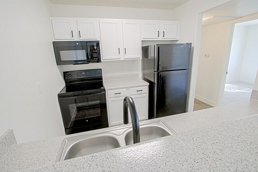 Building Photo - Marana Apartments