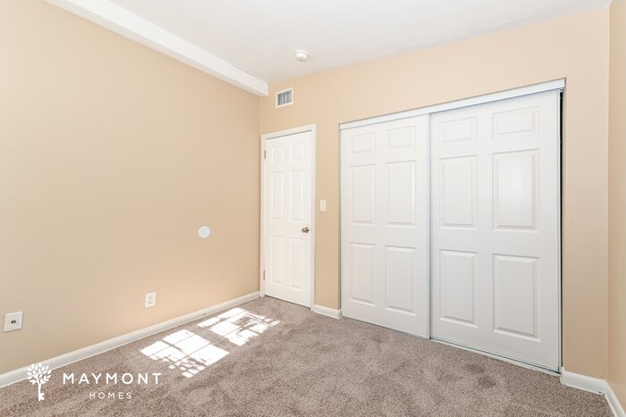 Building Photo - 4932 Tallyho Ave