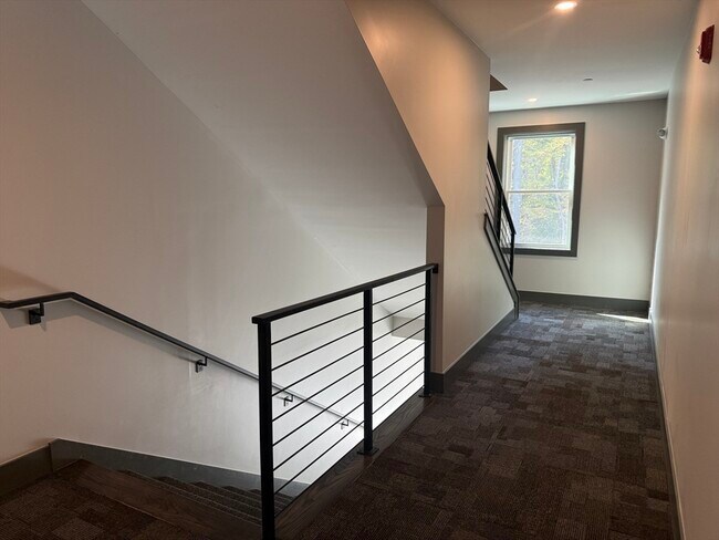 Building Photo - 251 Sladen St