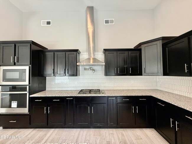 Building Photo - 15136 Ambition Ave