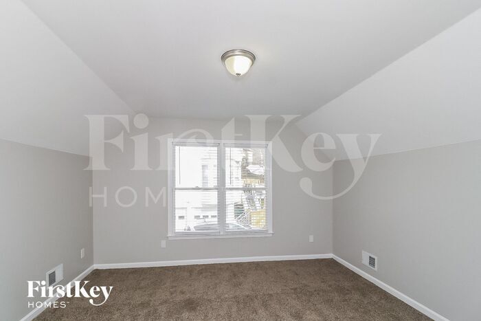 Building Photo - 315 Horseshoe Bend