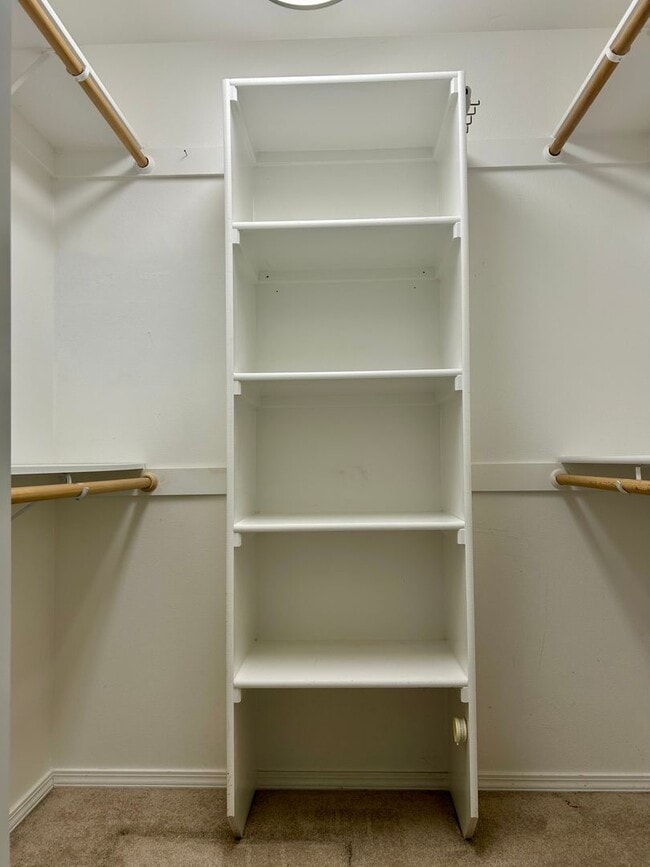 Building Photo - Single Level- Three Bedroom Home