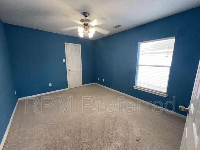 Building Photo - 2513 Flycatcher Cove Dr