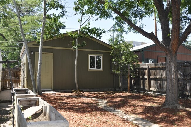 Building Photo - 3941 Kalamath St