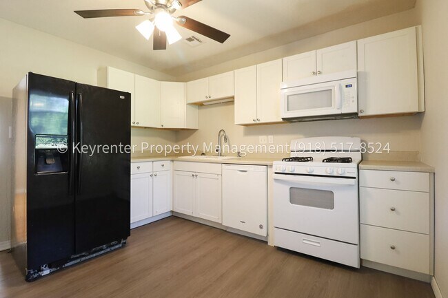 Building Photo - 2 Bed 1 Bath Tulsa - Move-in Ready!