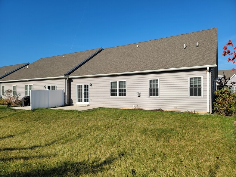 Building Photo - 213 Buckton Dr