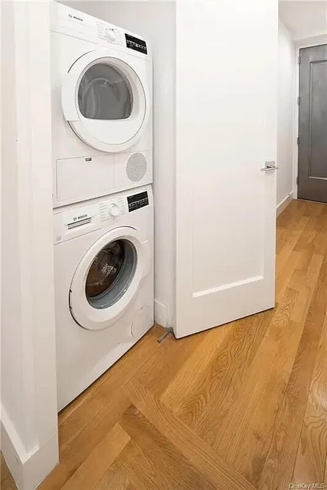 Building Photo - 543 3rd Ave