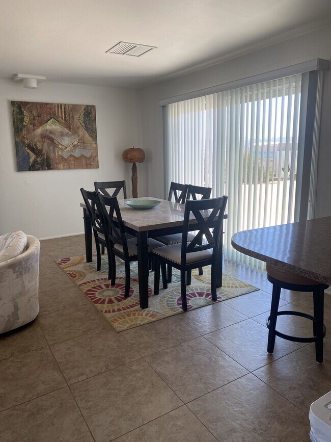 Building Photo - All appliances & All utilities Included! F...