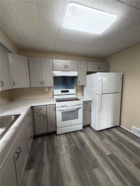 Building Photo - 1154 Eisenhower Dr