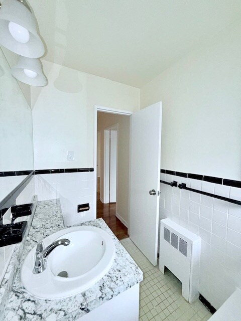 Building Photo - 220 Prospect Ave