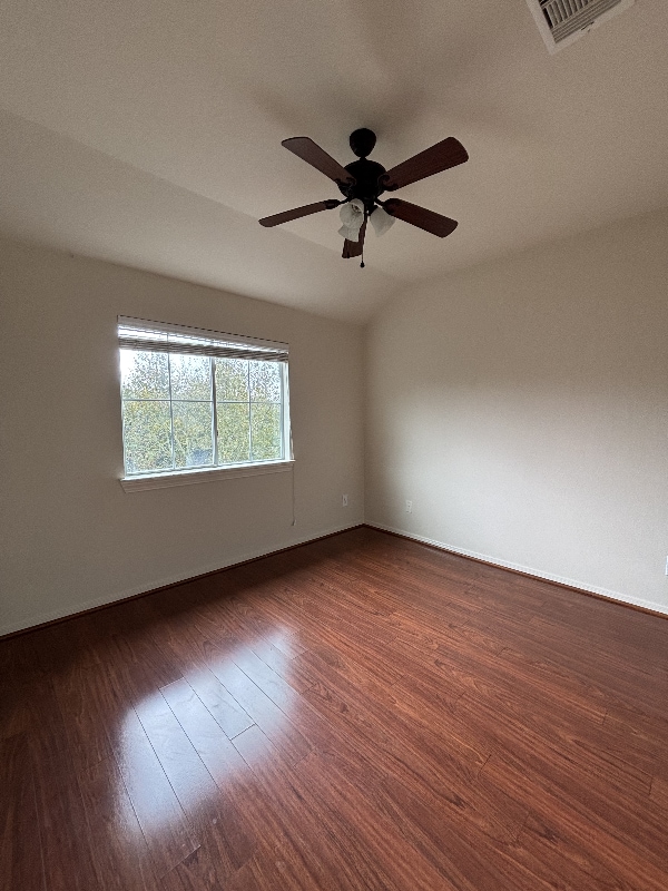 Building Photo - 3008 Clearview Cir