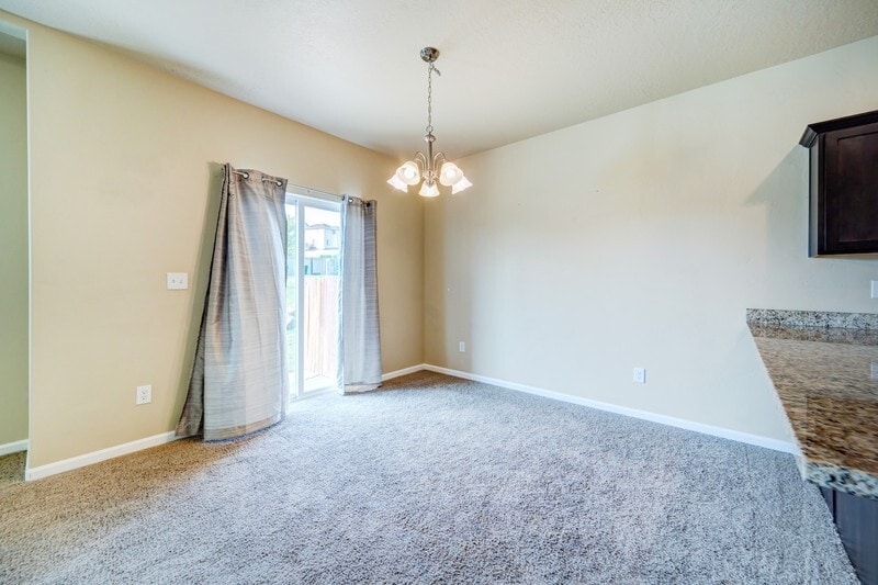 Building Photo - 4299 Cresthaven Ln