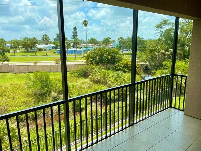 Building Photo - 7230 Hamilton Rd