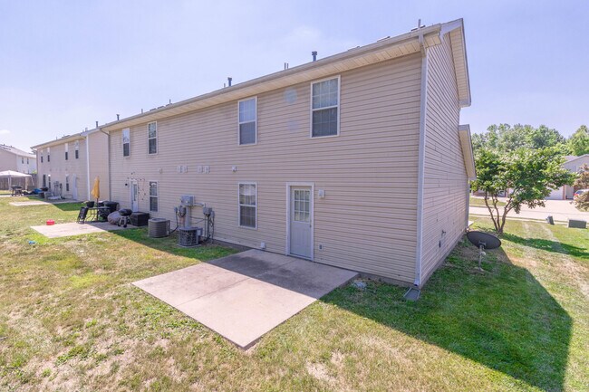 Building Photo - 1505 Raleigh Dr