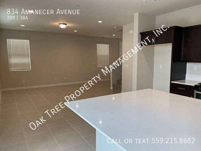 Building Photo - 834 Amanecer Ave