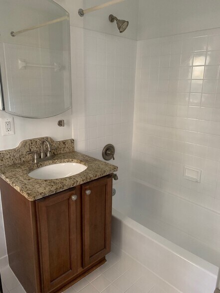 Building Photo - 1736 N Rhodes St