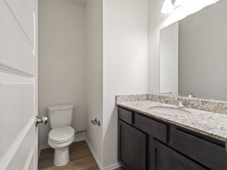 Building Photo - 957 S Amarillo Ave