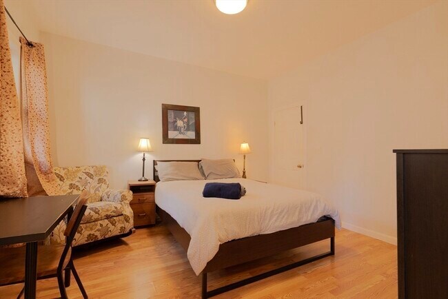 Building Photo - 157 Perkins St