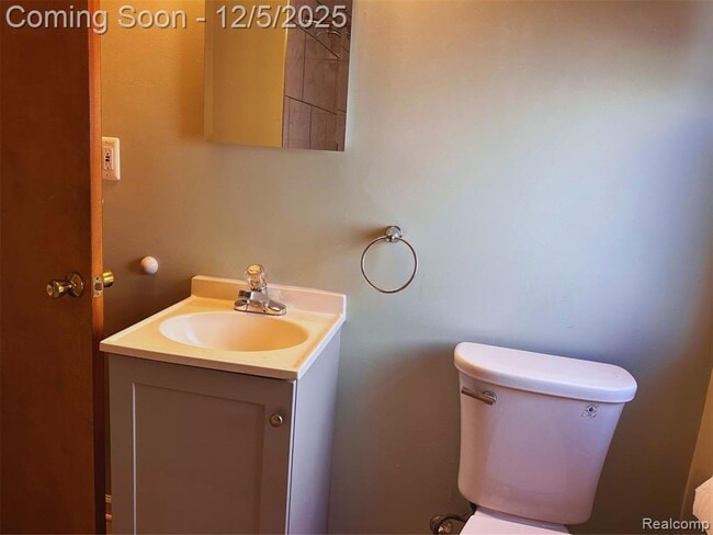 Building Photo - 110 Hamata Ave