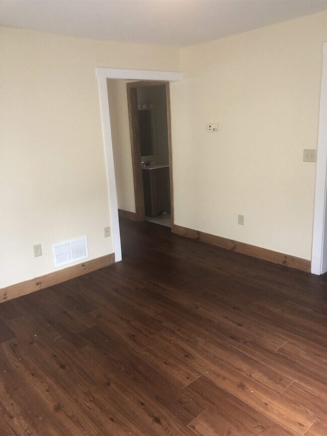 Building Photo - 17 Elm Ct