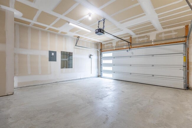 Building Photo - 305 Fairfax Ave