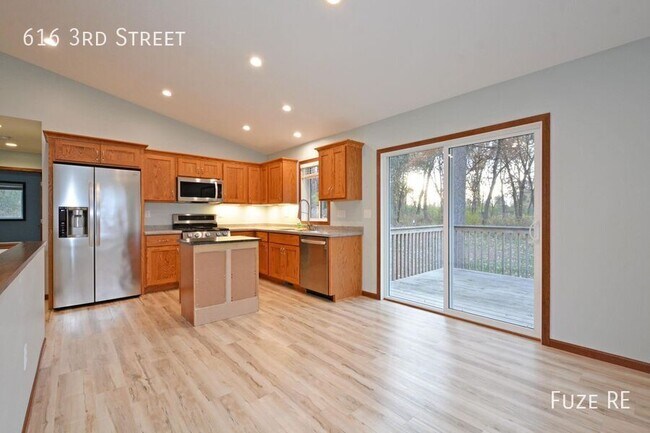 Building Photo - 616 N 3rd St