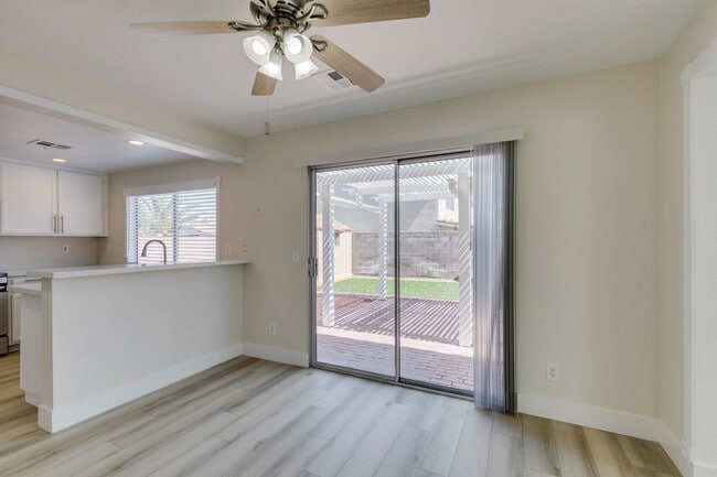 Building Photo - WHITNEY RANCH FRESHLY UPDATED 4 BEDROOM HOME WITH LARGE BACKYARD