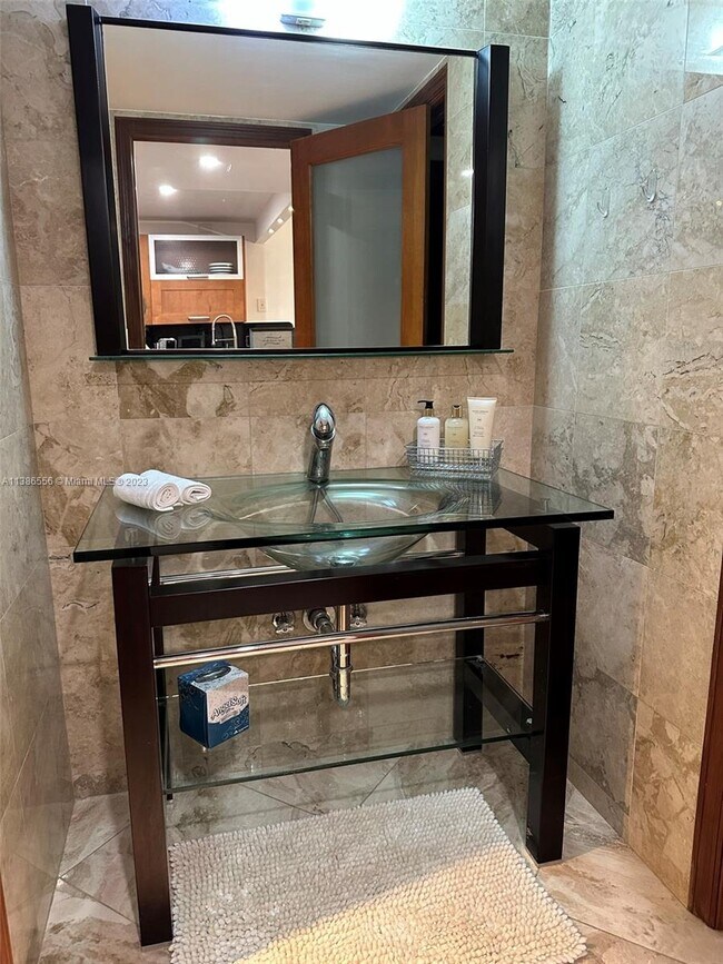 Building Photo - 2301 Collins Ave