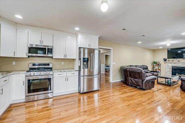 Building Photo - 169 Metuchen Ave