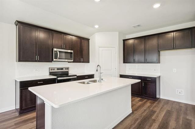 Building Photo - 2203 Gustavus Dr