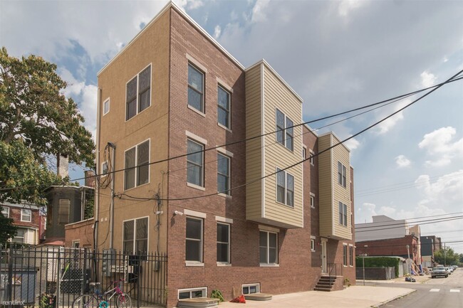 Building Photo - 6 br, 5 bath Triplex - 1507 W OXFORD ST Un...