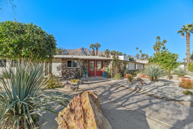 Building Photo - 70801 Fairway Dr