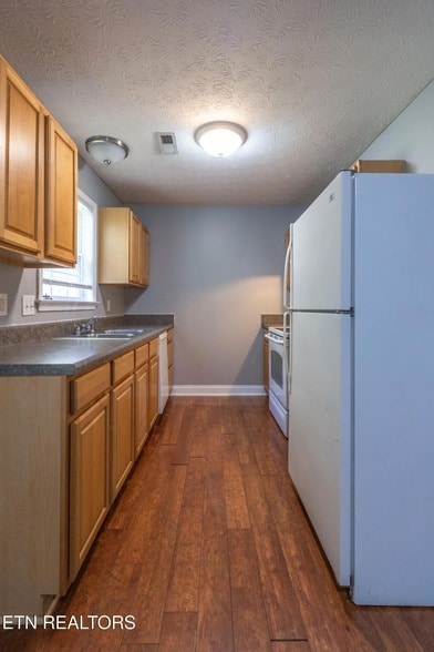 Building Photo - 7005 Buddy J Ln