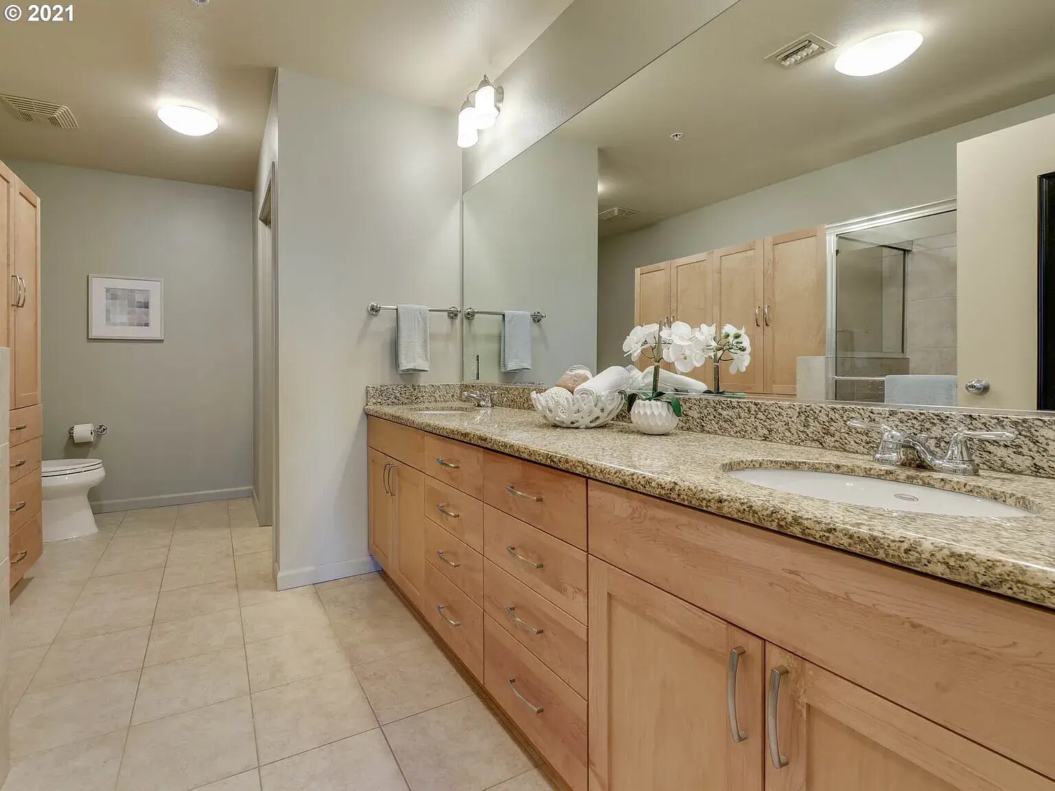 Building Photo - 1620 NE Broadway St