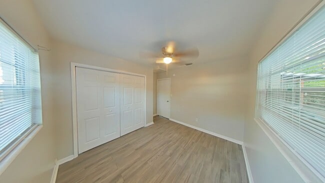 Building Photo - NE 16th Ave 1644-1648